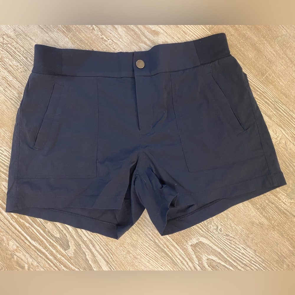 Athleta Trekkie shorts - Size 8